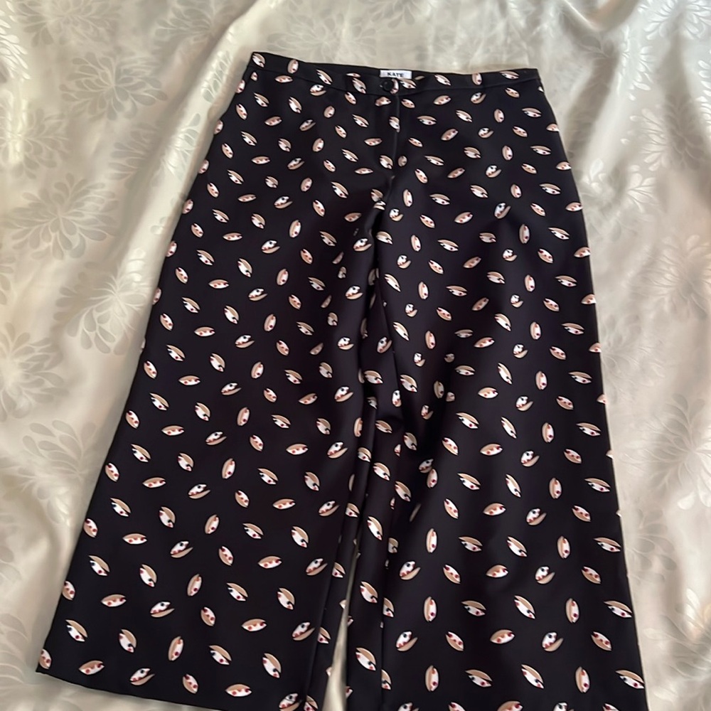 Like New-KATE-Size Large - Picture 2 of 9